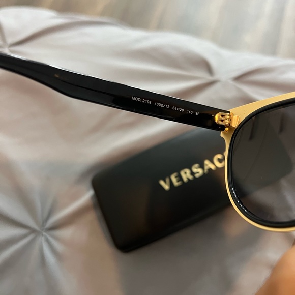 Versace Sunglasses - Picture 5 of 6